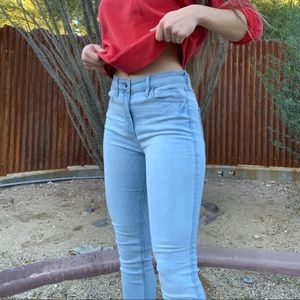 ❄️Hollister light wash high waisted skinny jeans❄️